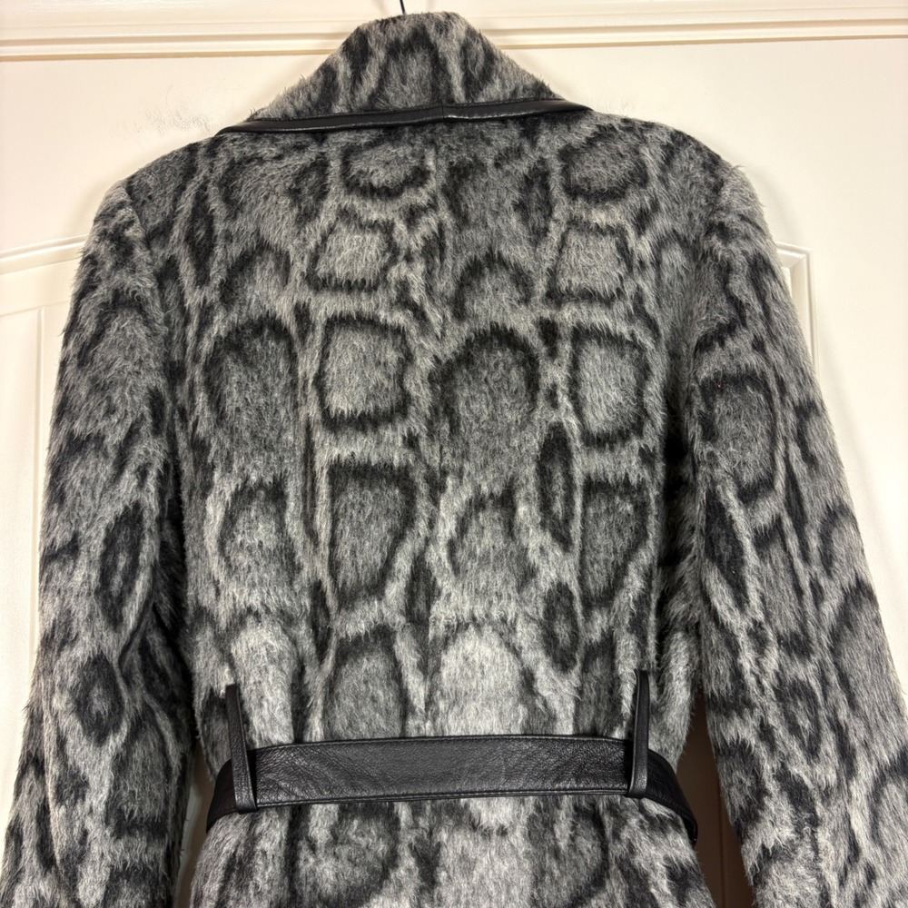 Diane Von Furstenberg Gray Leopard Faux Fur Coat Asymmetrical Shawl Collar L - Picture 13 of 16